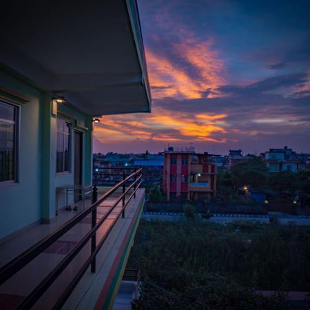 Galaxy Guest House Bhairāhawā Esterno foto