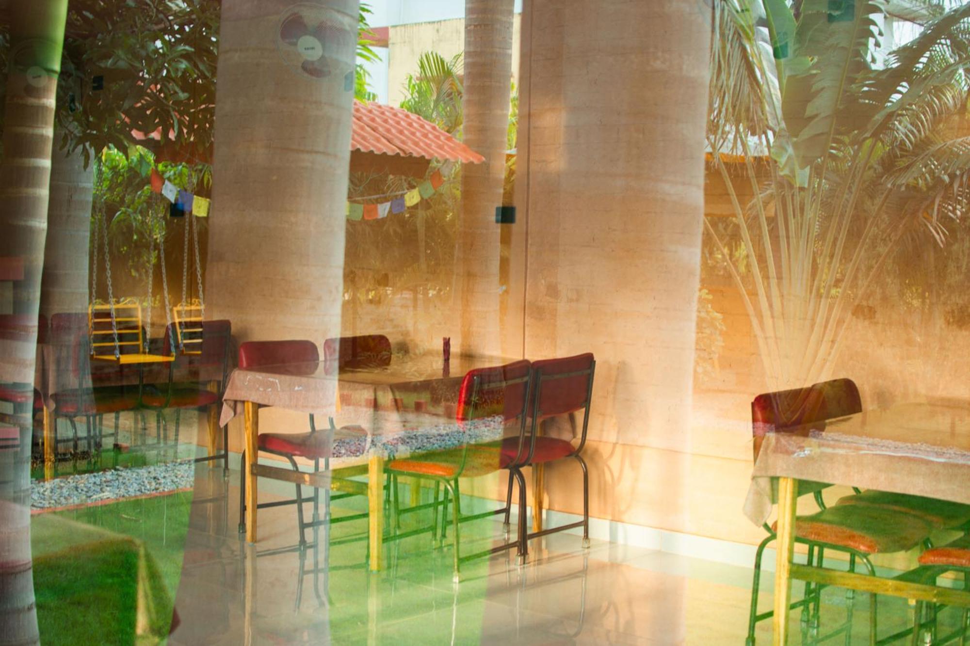 Galaxy Guest House Bhairāhawā Esterno foto