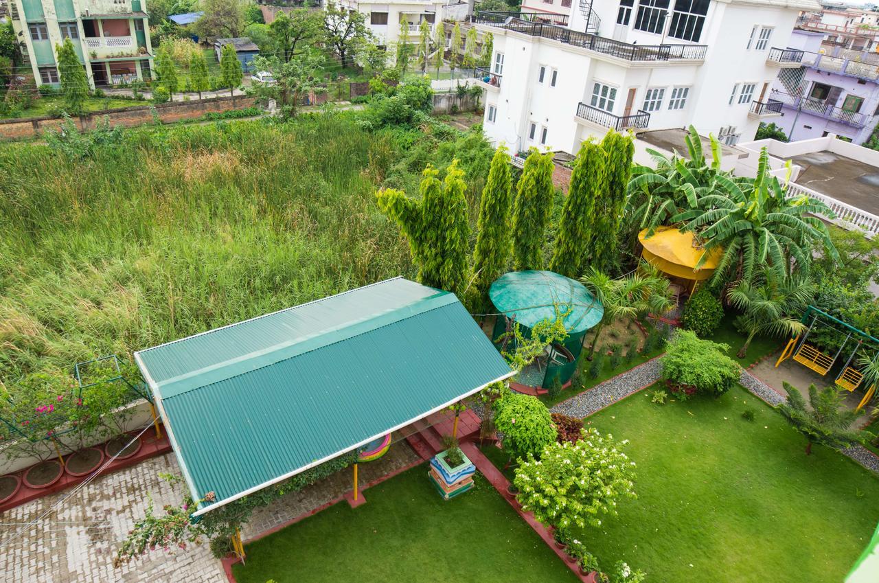 Galaxy Guest House Bhairāhawā Esterno foto