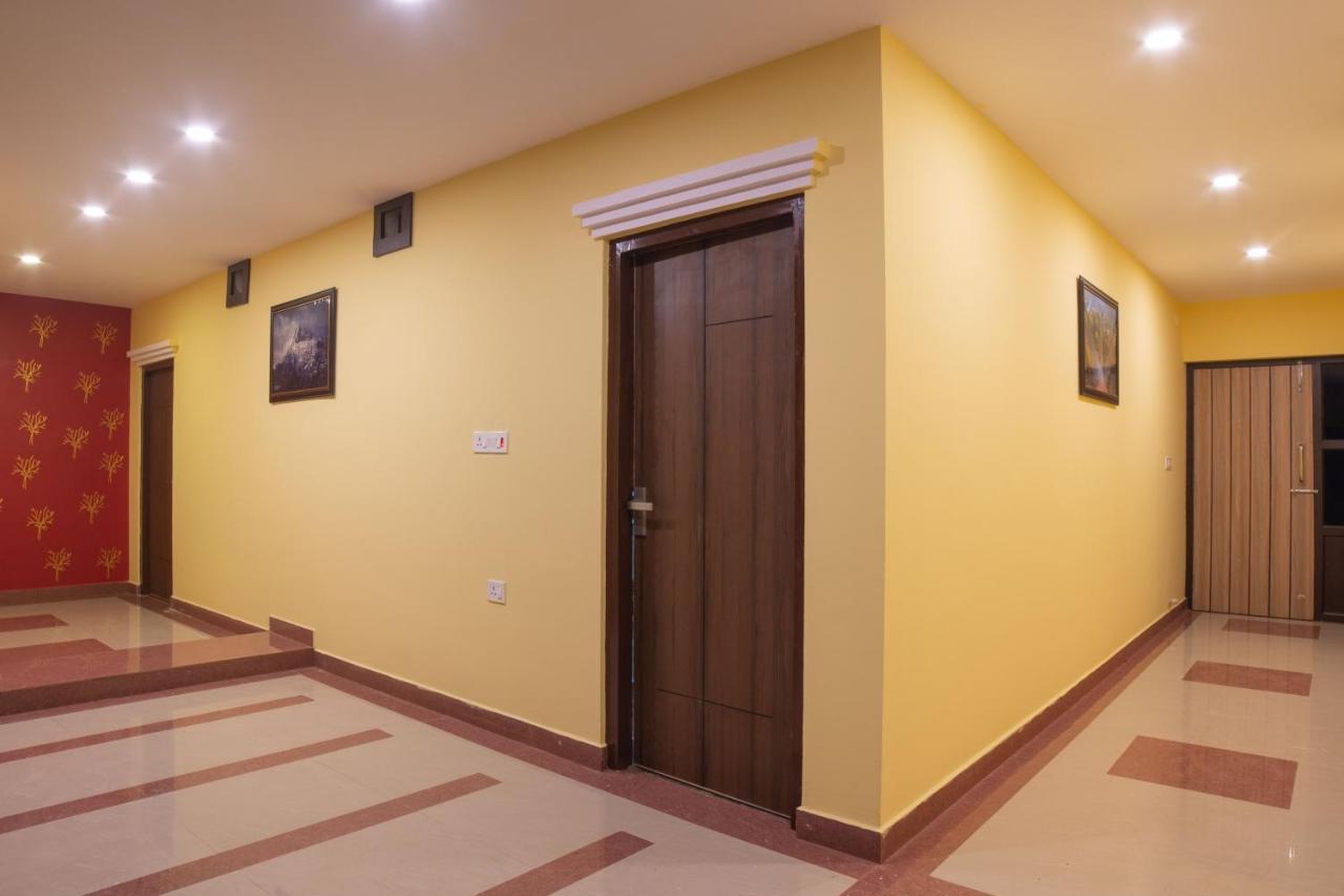 Galaxy Guest House Bhairāhawā Esterno foto