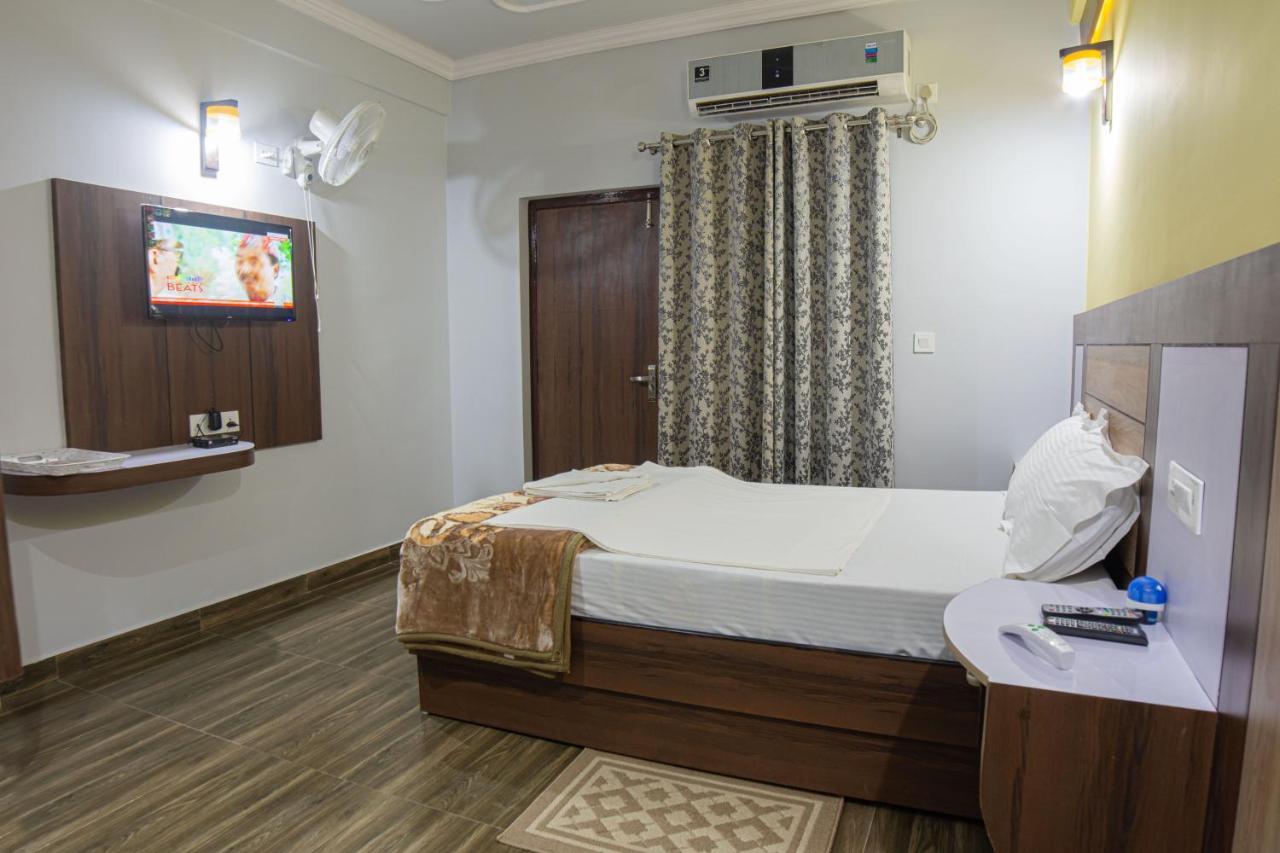Galaxy Guest House Bhairāhawā Esterno foto
